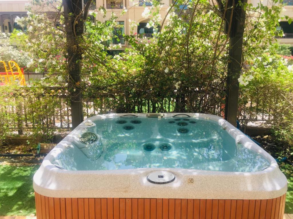 Chill In Your Pvt Jacuzzi Looking At The Burj K - 6048 Appartement Dubai Buitenkant foto